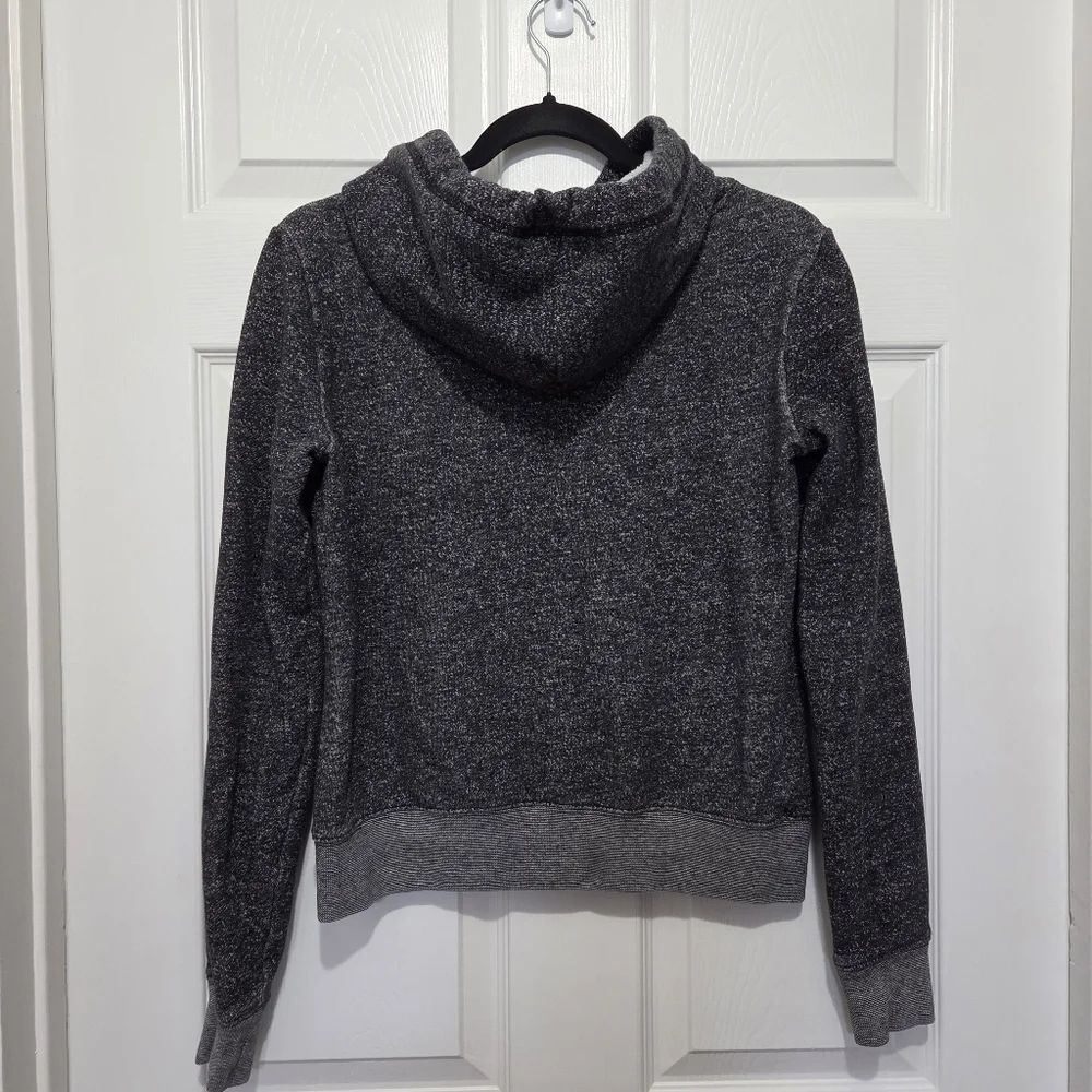 PINK Victoria's Secret Charcoal Hoodie with Heart Logo Size XSmall - Picture 5 of 8